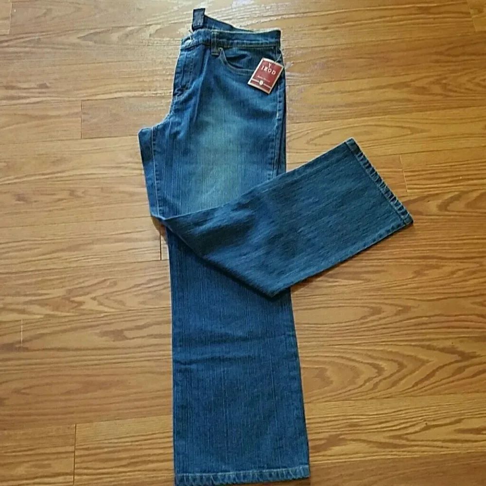 Izod Sz. 12 Stretch Modern Bootcut Jeans NWT